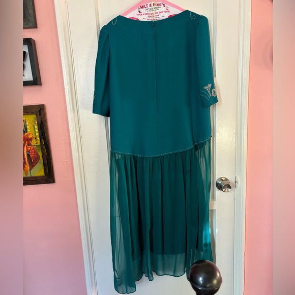 Elegant Hand Stitchhed and Beaded Skirt and Blouse Set - Picture 2 of 11